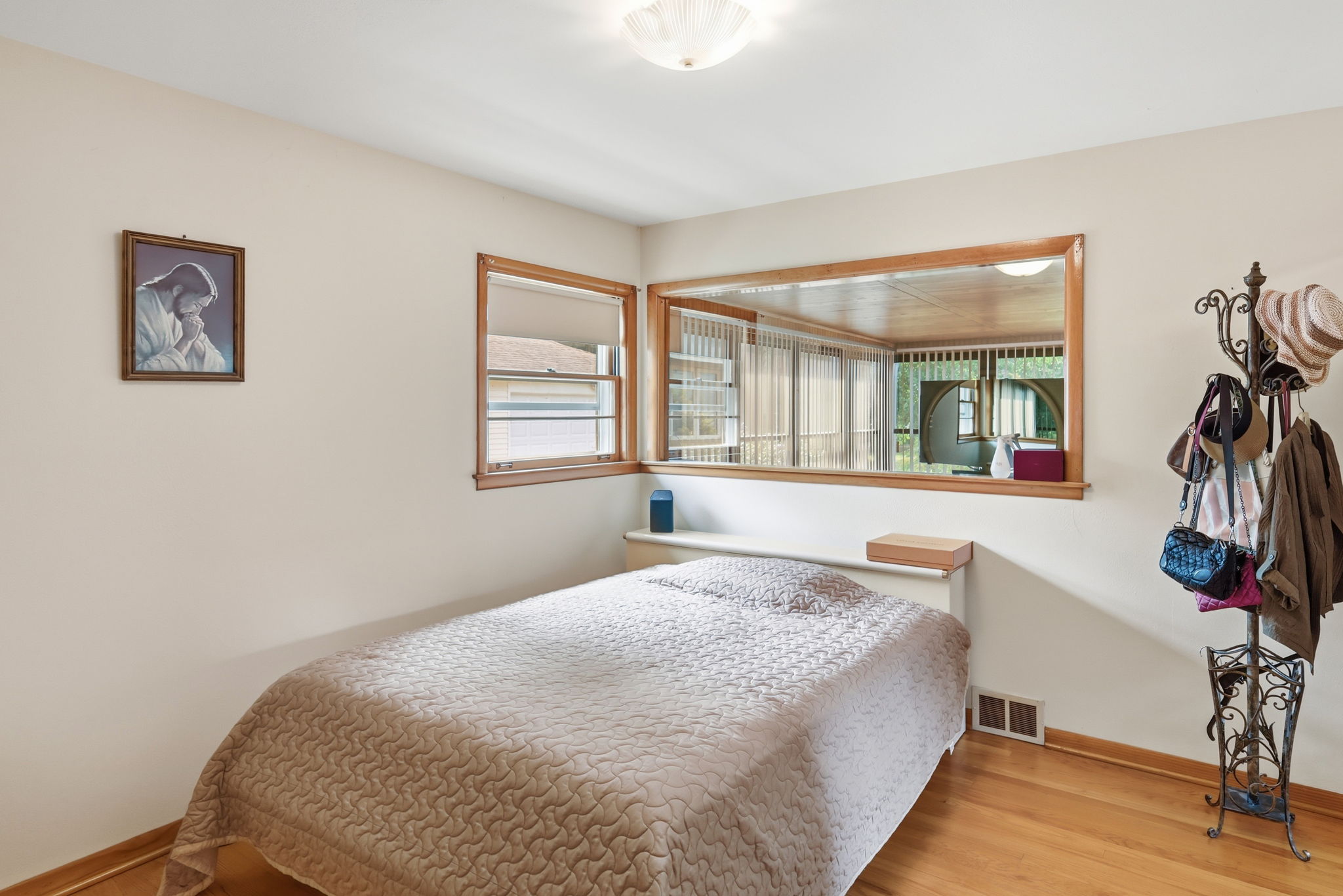  Photo 26