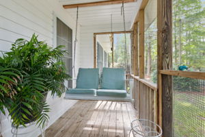 Screened-in Porch