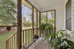 Screened-in Porch