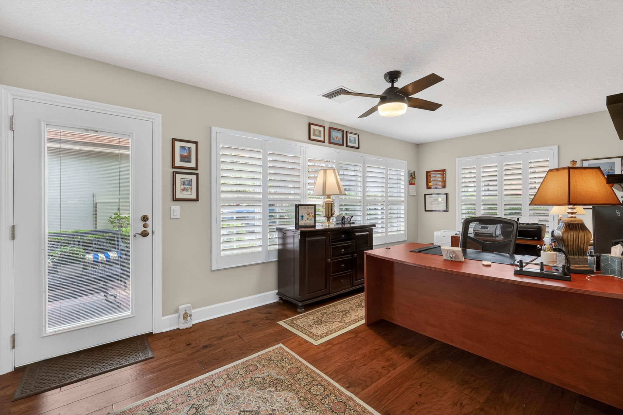 screened door leads out onto the patio