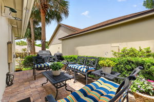 a Lovely and private place to sit and to grill