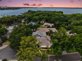 Lake Dora and the Harris Chain of Lakes is just steps away.