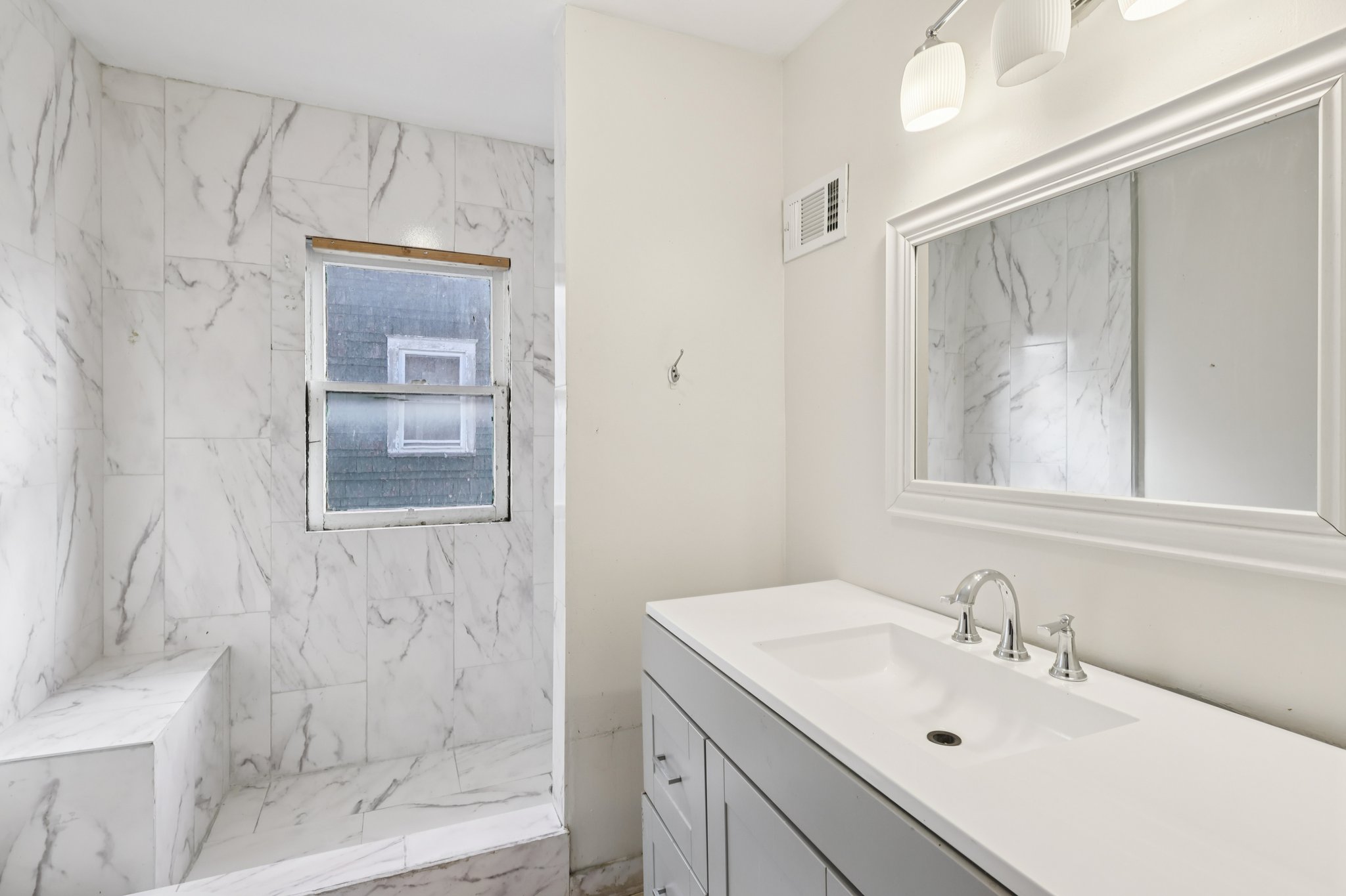 W Warren Ave-S2311-036.jpg