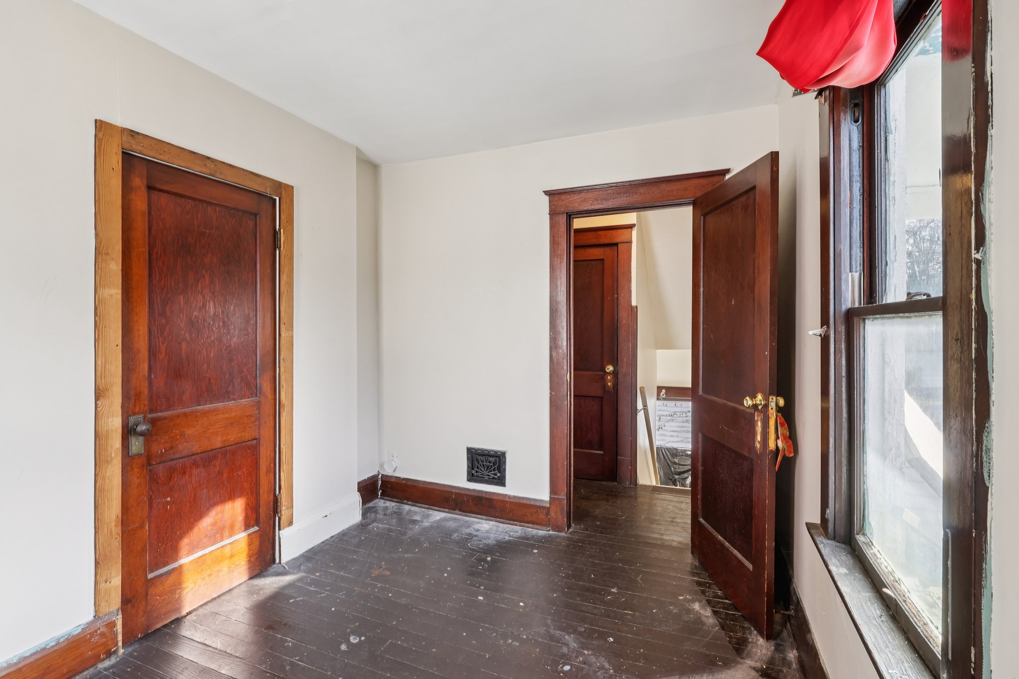 W Warren Ave-S2311-040.jpg