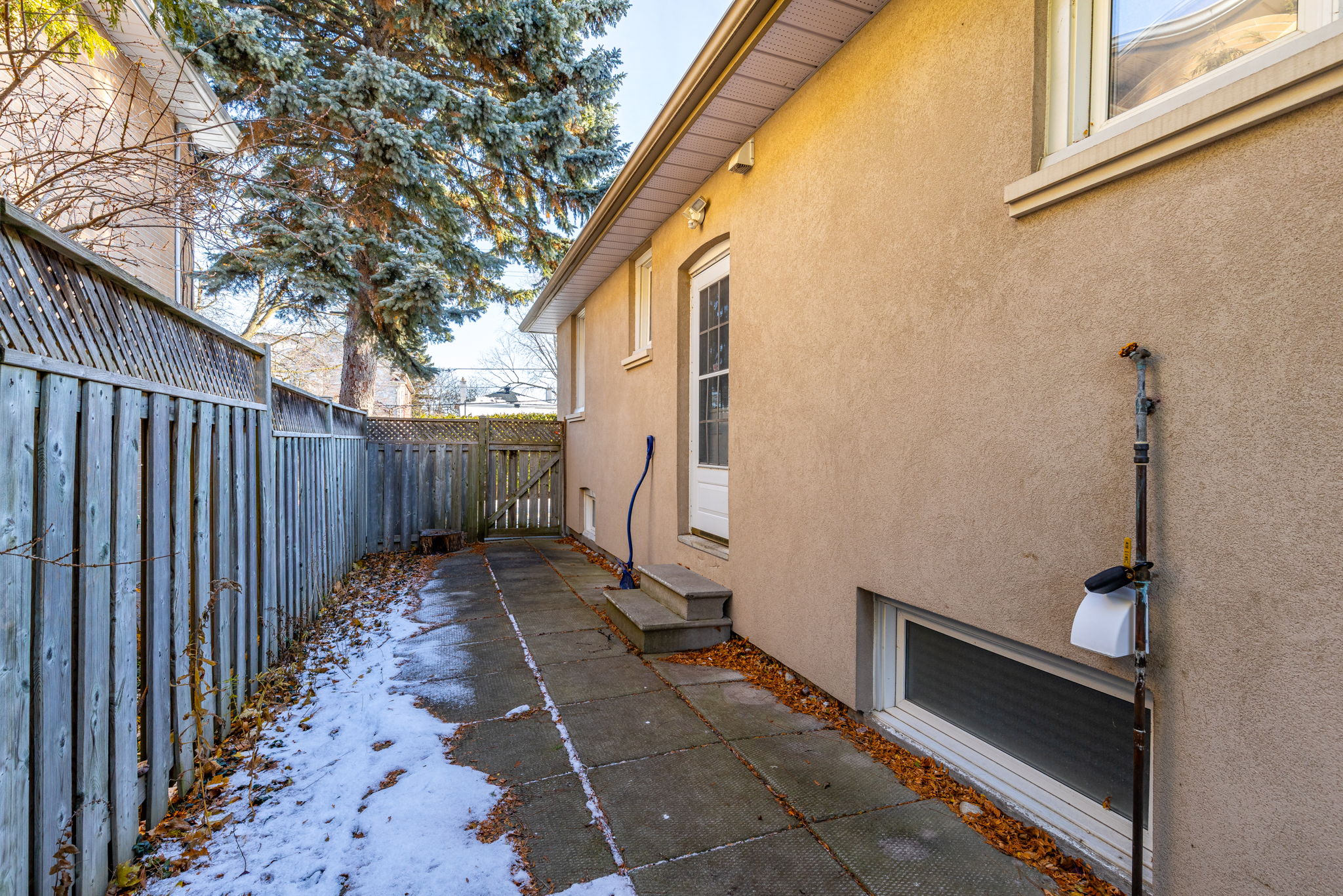 Toronto property showcase — delivered property photograph 15