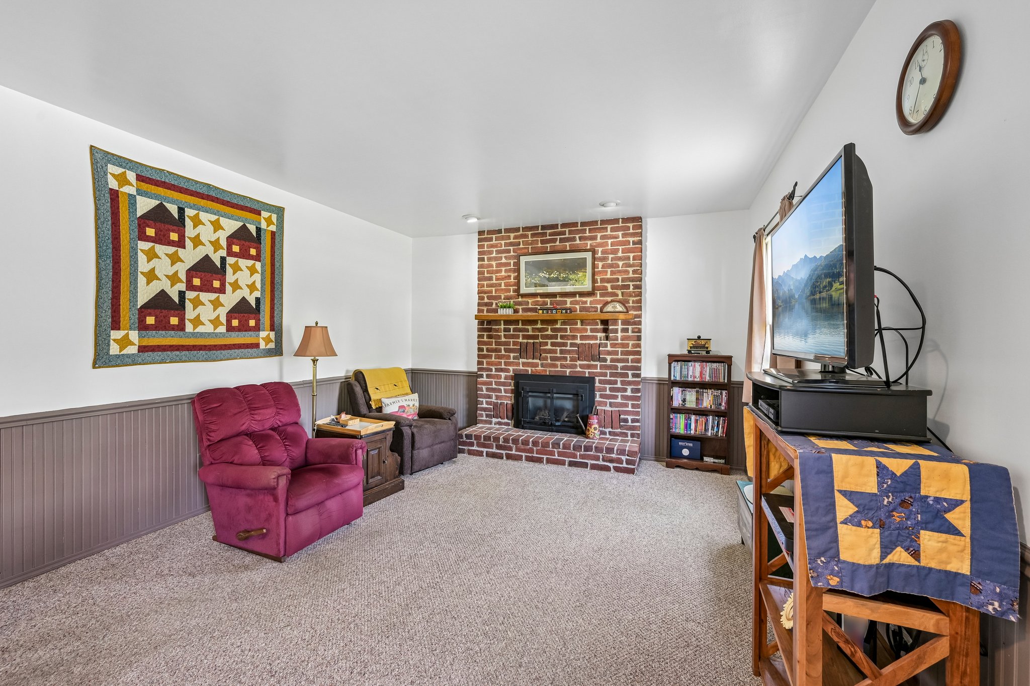 Maplewood Dr-S0310-012.jpg