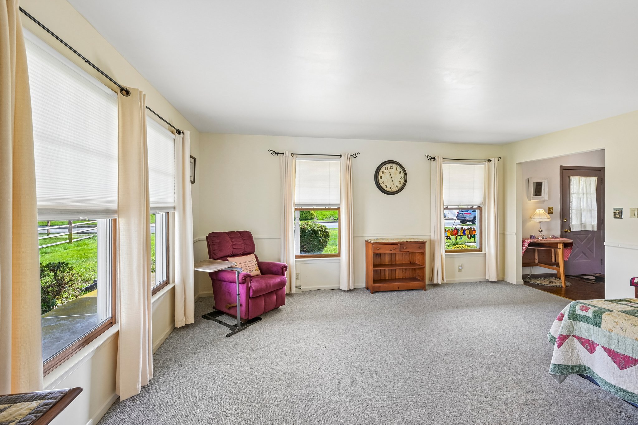 Maplewood Dr-S0310-027.jpg
