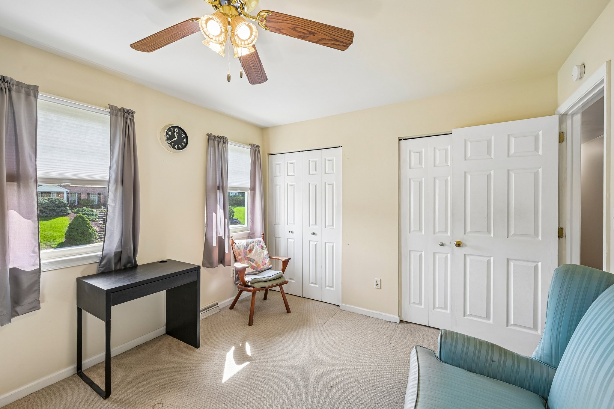 Maplewood Dr-S0310-041.jpg