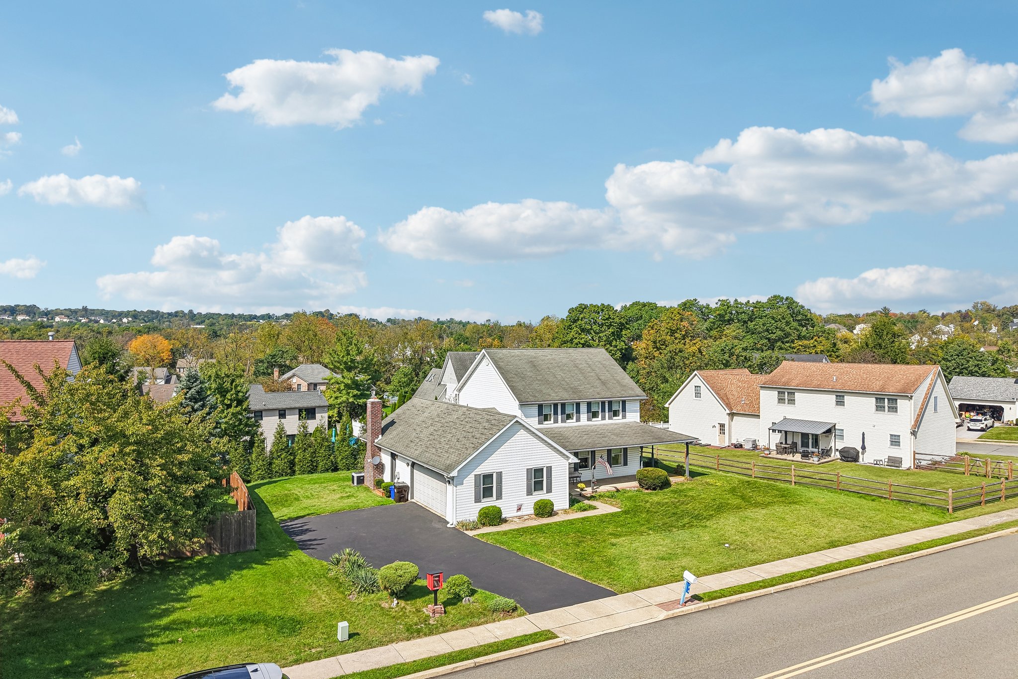 Maplewood Dr-S0310-071.jpg