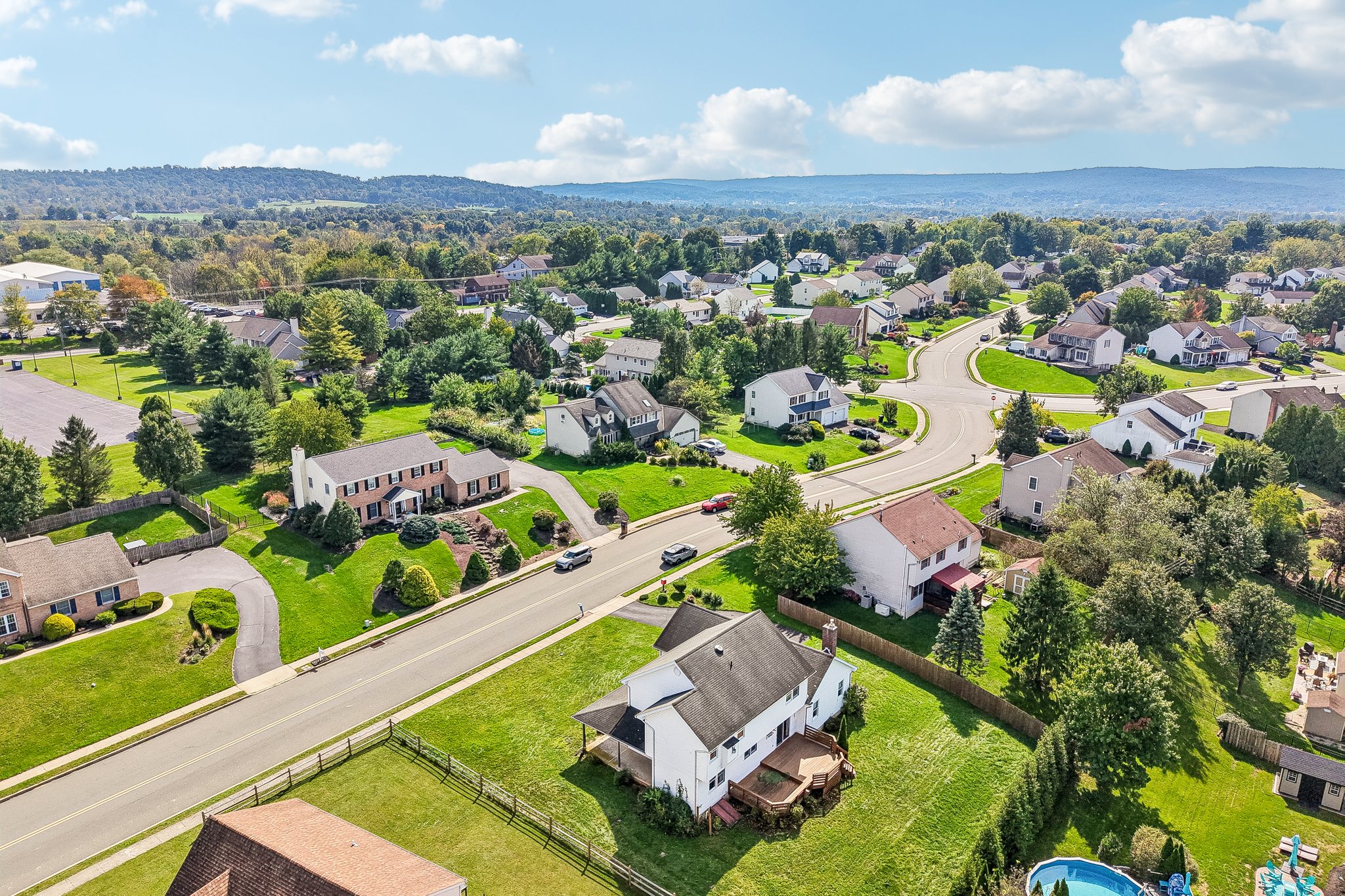 Maplewood Dr-S0310-089.jpg