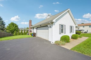Maplewood Dr-S0310-004.jpg