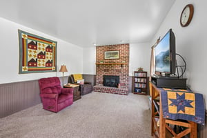 Maplewood Dr-S0310-012.jpg