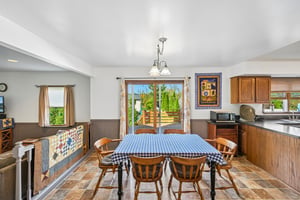 Maplewood Dr-S0310-017.jpg
