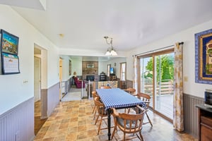 Maplewood Dr-S0310-018.jpg