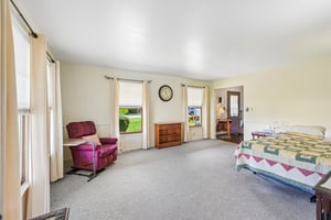 Maplewood Dr-S0310-026.jpg