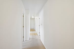 Maplewood Dr-S0310-035.jpg