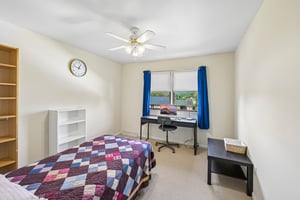 Maplewood Dr-S0310-036.jpg