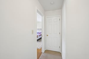 Maplewood Dr-S0310-043.jpg