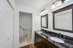 Maplewood Dr-S0310-048.jpg