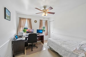Maplewood Dr-S0310-051.jpg