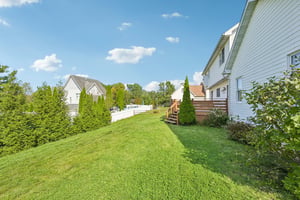 Maplewood Dr-S0310-065.jpg