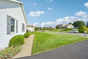 Maplewood Dr-S0310-066.jpg