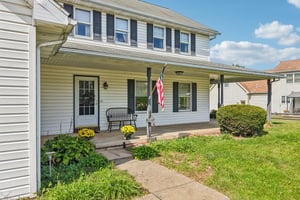 Maplewood Dr-S0310-067.jpg