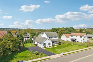 Maplewood Dr-S0310-071.jpg