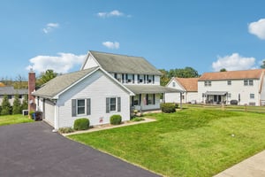 Maplewood Dr-S0310-076.jpg