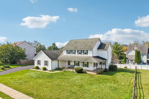 Maplewood Dr-S0310-078.jpg