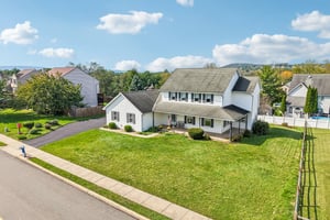 Maplewood Dr-S0310-080.jpg