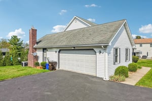 Maplewood Dr-S0310-083.jpg