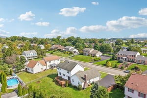 Maplewood Dr-S0310-085.jpg