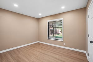 Phelan Ln-S0110-018.jpg