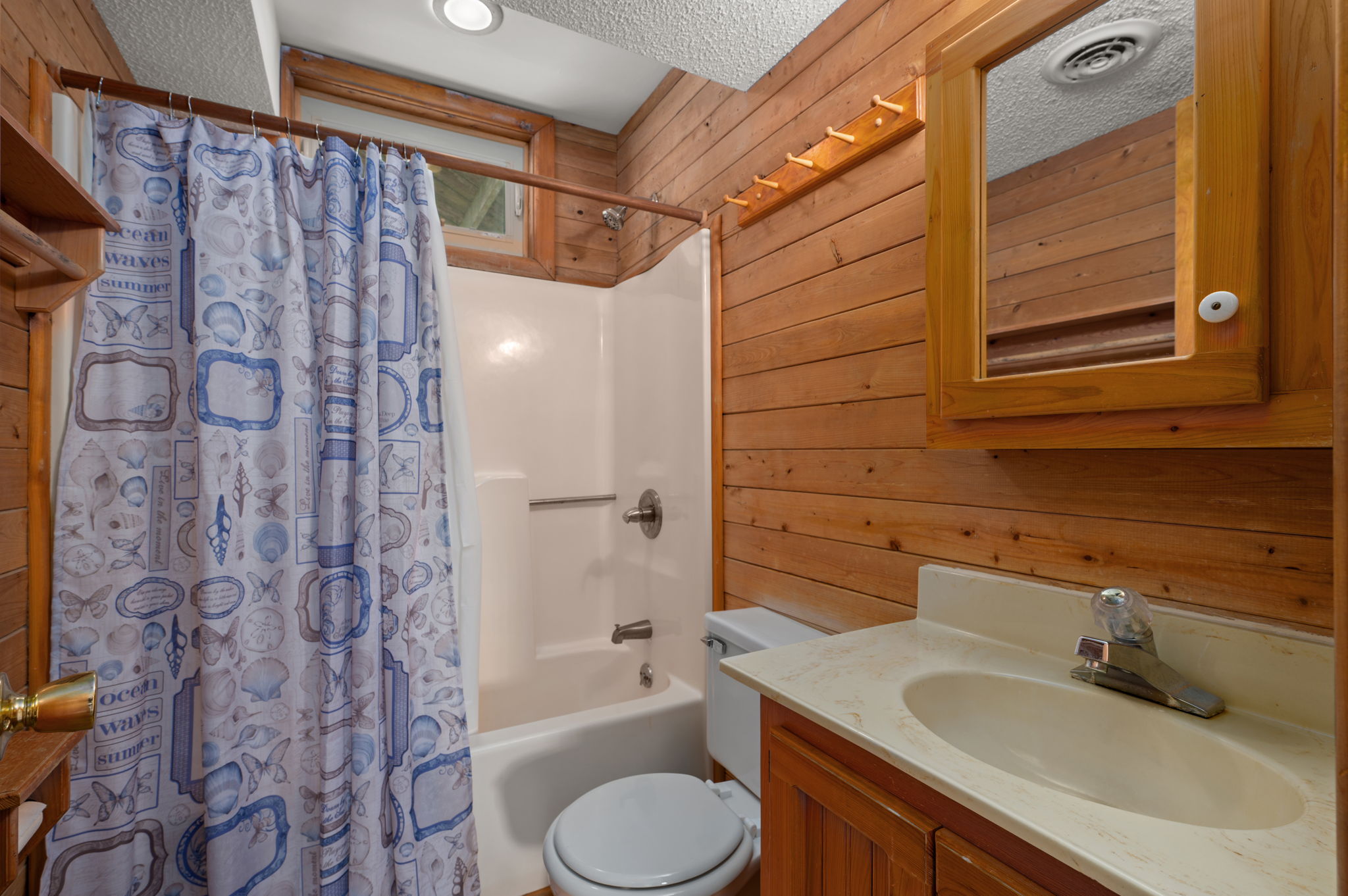 606-Sea-Oats-ML-Hall-Bath-2