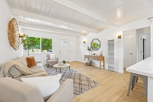 W 9th St-S1905-015.jpg