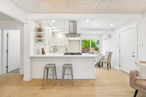 W 9th St-S1905-023.jpg