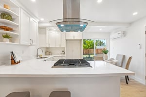 W 9th St-S1905-025.jpg