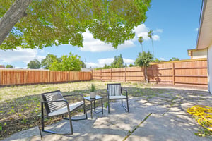 W 9th St-S1905-046.jpg