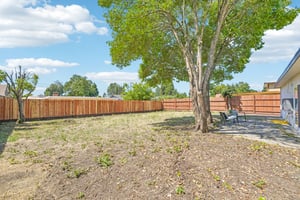 W 9th St-S1905-048.jpg