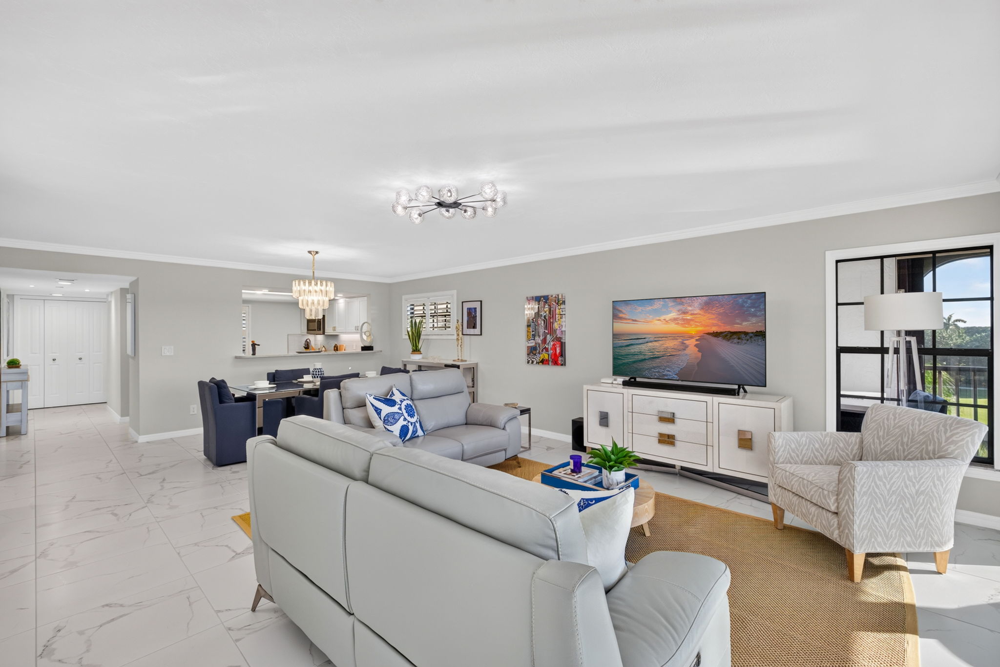 Living Room 3 of 4