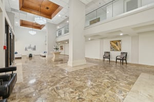 Collins Ave-2905-001.jpg