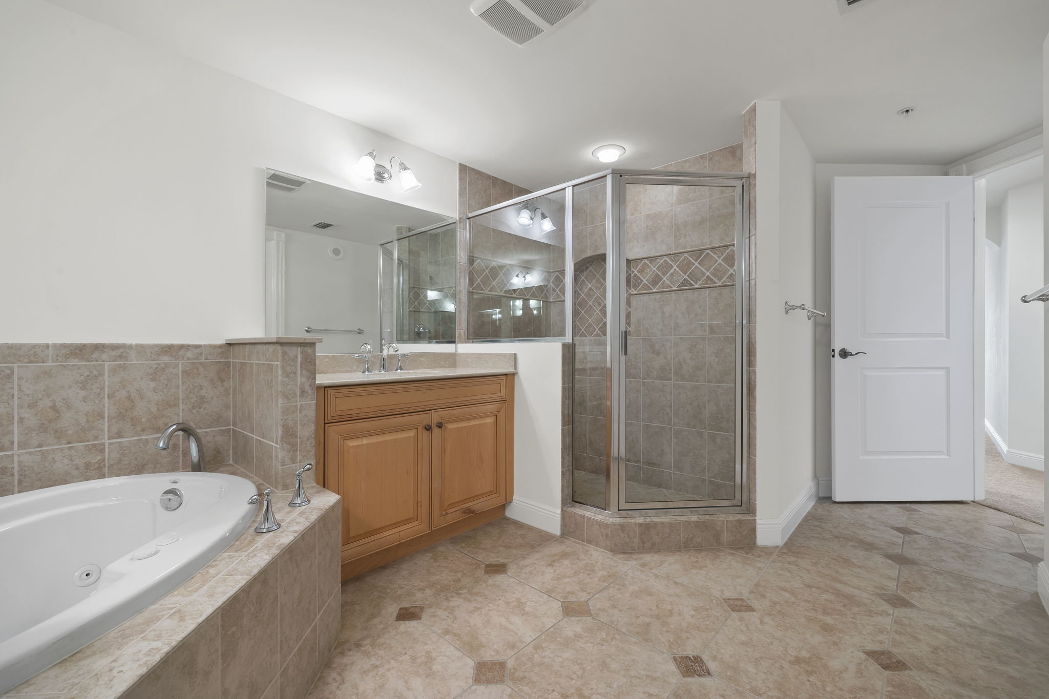 Primary Bathroom (2)