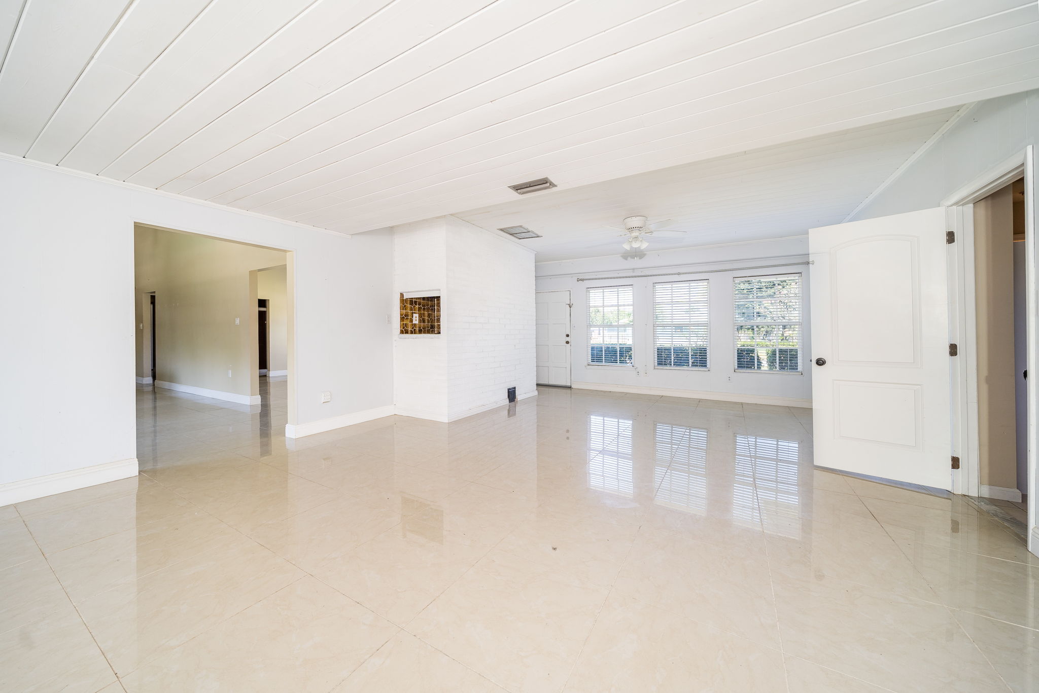 6068 Chevy Chase St, West Palm Beach, FL 33413, US Photo 4