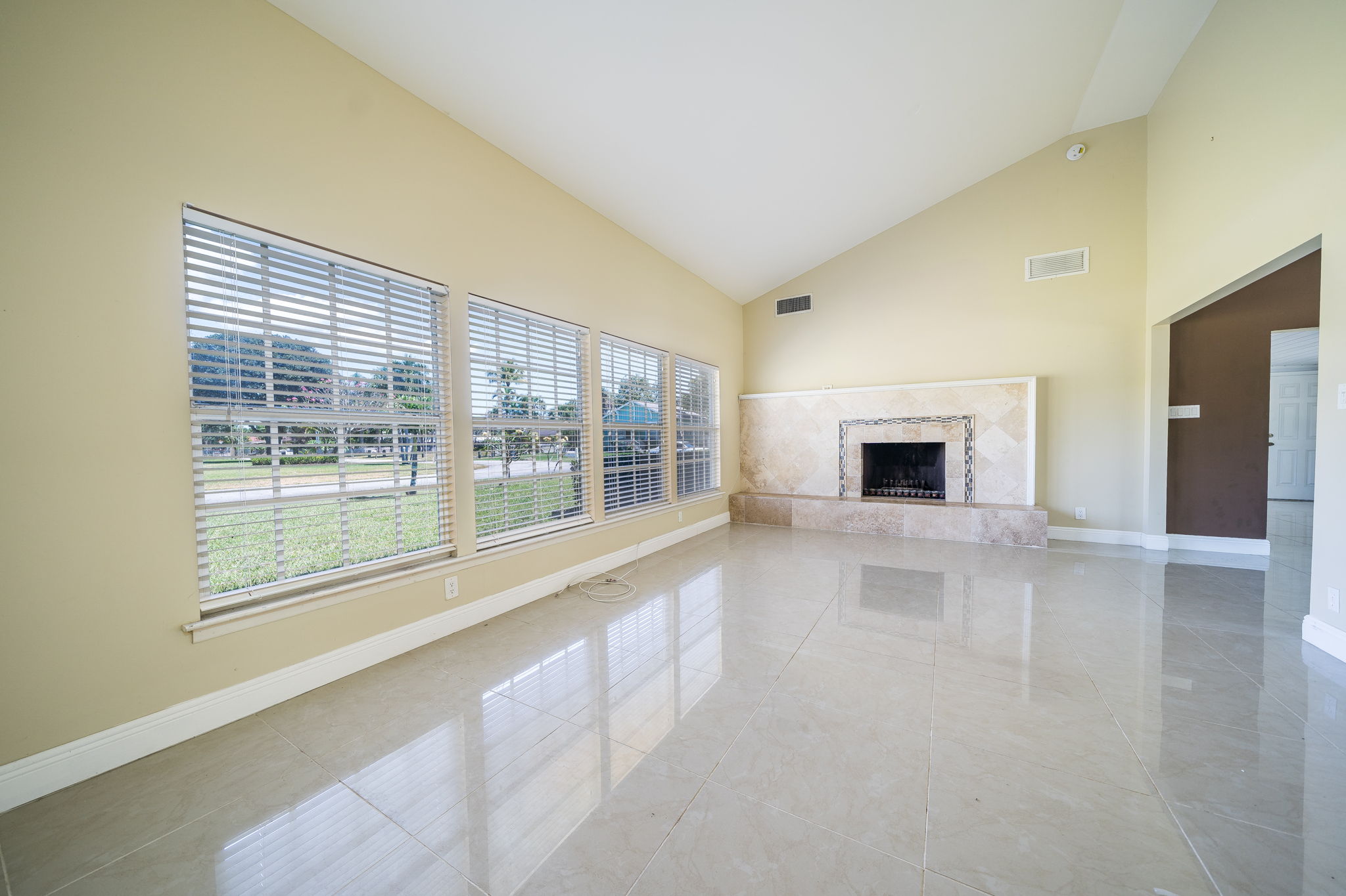  6068 Chevy Chase St, West Palm Beach, FL 33413, US Photo 12