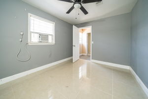  6068 Chevy Chase St, West Palm Beach, FL 33413, US Photo 32