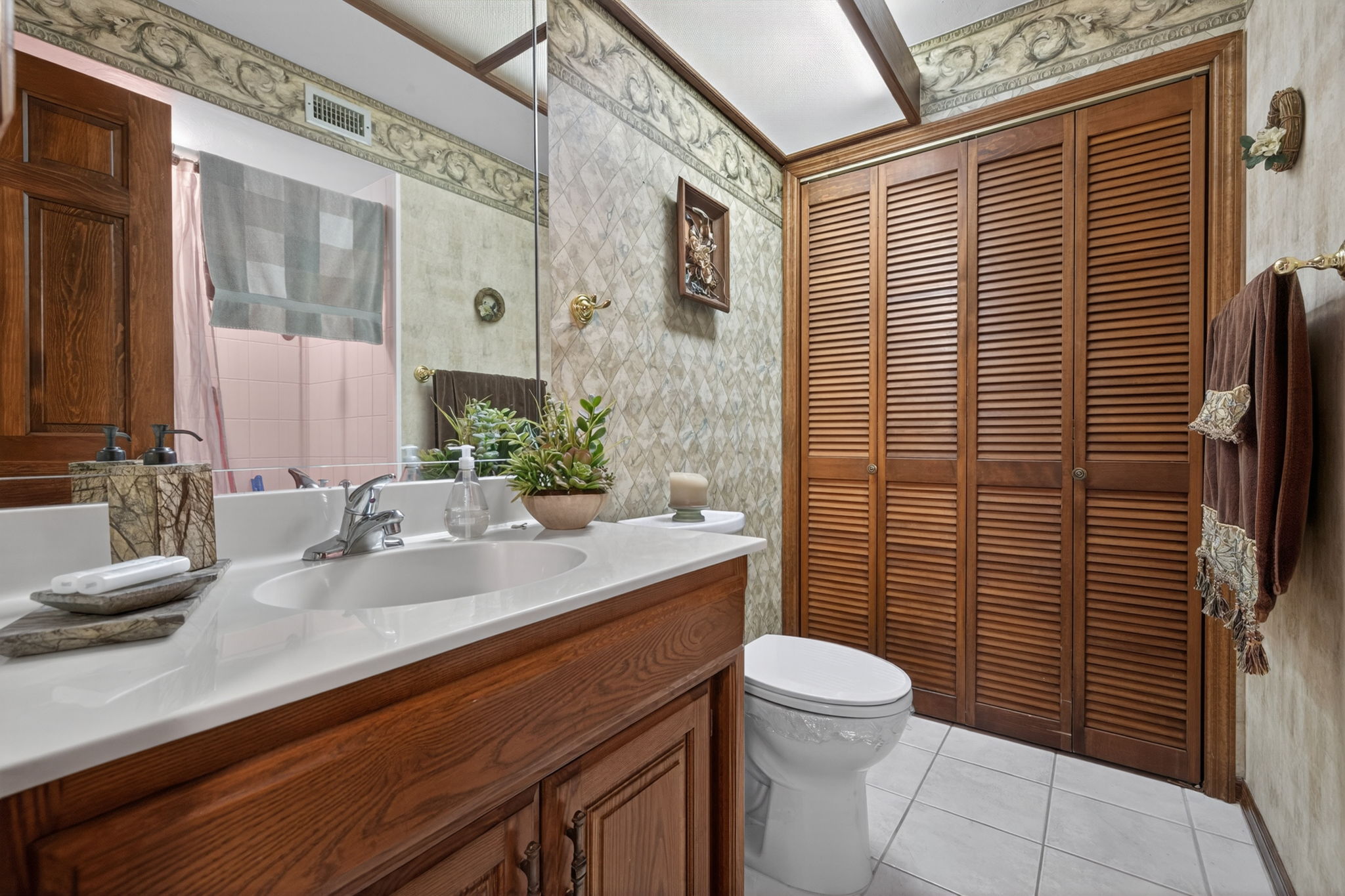 Guest Bathroom 1
