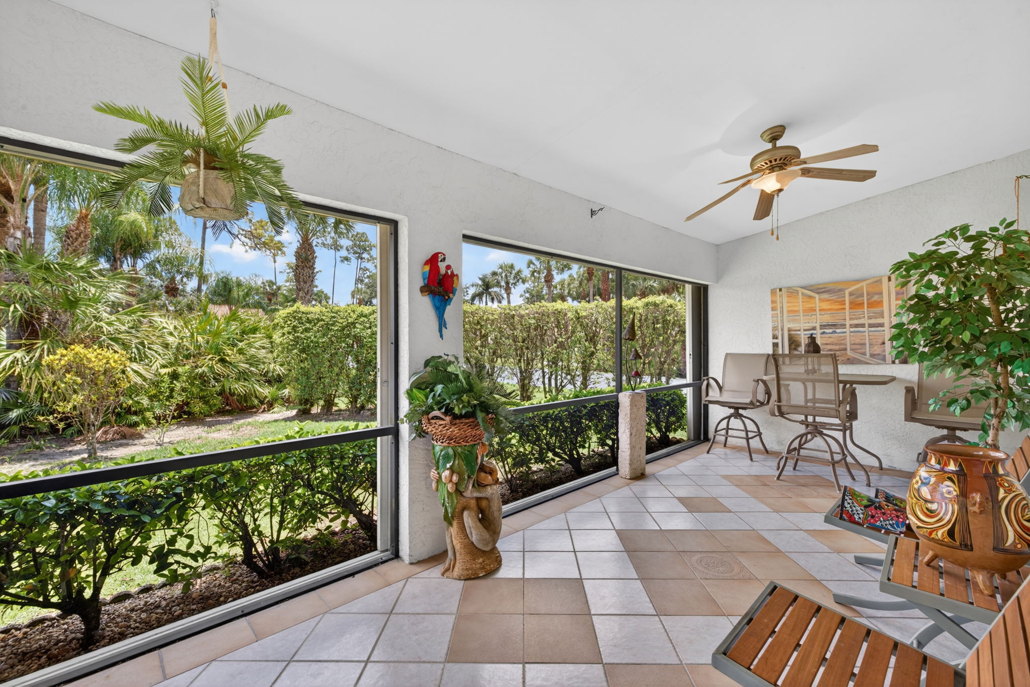 Lanai 3 of 4