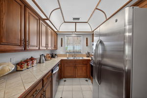 Kitchen 2 of 4