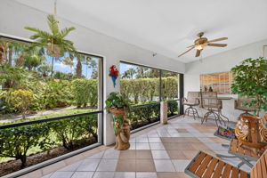 Lanai 3 of 4
